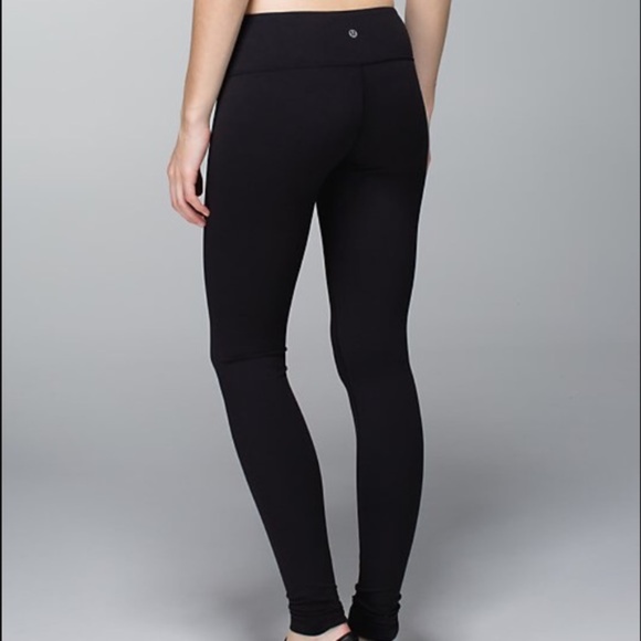 lululemon black wunder under leggings